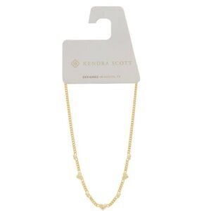 Kendra Scott necklace